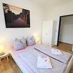 Lägenhet Urlaubsmagie - Haselmaus - Gemeinschaftsgarten, Sauna & Saisonaler Pool Sebnitz