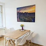 Urlaubsmagie - Haselmaus - Gemeinschaftsgarten, Sauna & Saisonaler Pool * Sebnitz