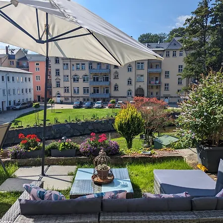 Urlaubsmagie - Haselmaus - Gemeinschaftsgarten, Sauna & Saisonaler Pool Apartment Sebnitz